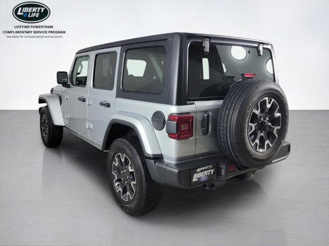 Used 2024 Jeep Wrangler Unlimited Sahara w/ Technology Group AWD/4WD image 5