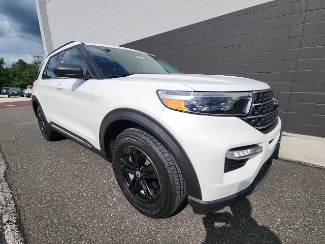 Certified 2022 Ford Explorer XLT w/ Equipment Group 202A AWD/4WD image 8