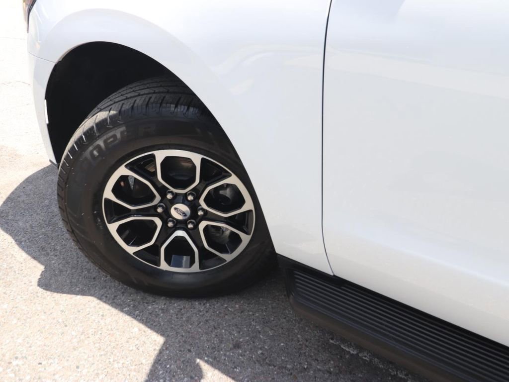 Certified 2022 Ford Expedition XLT RWD image 3