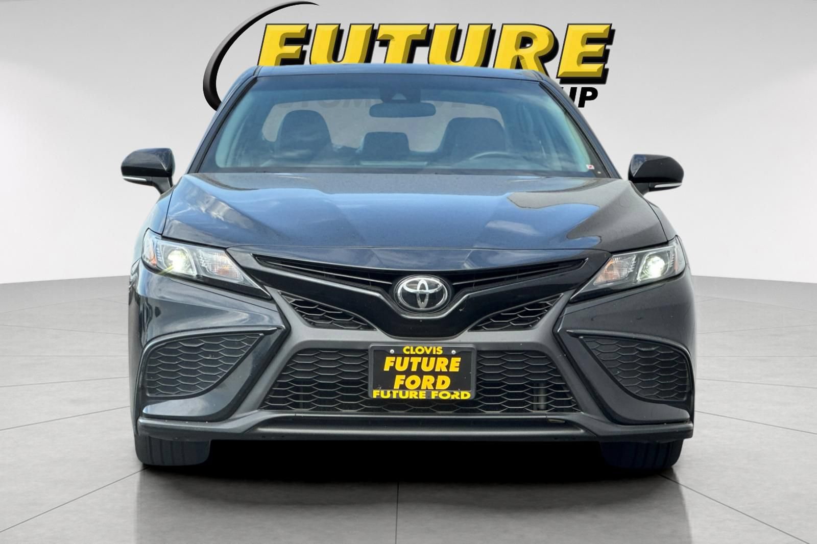 Used 2023 Toyota Camry SE FWD image 8