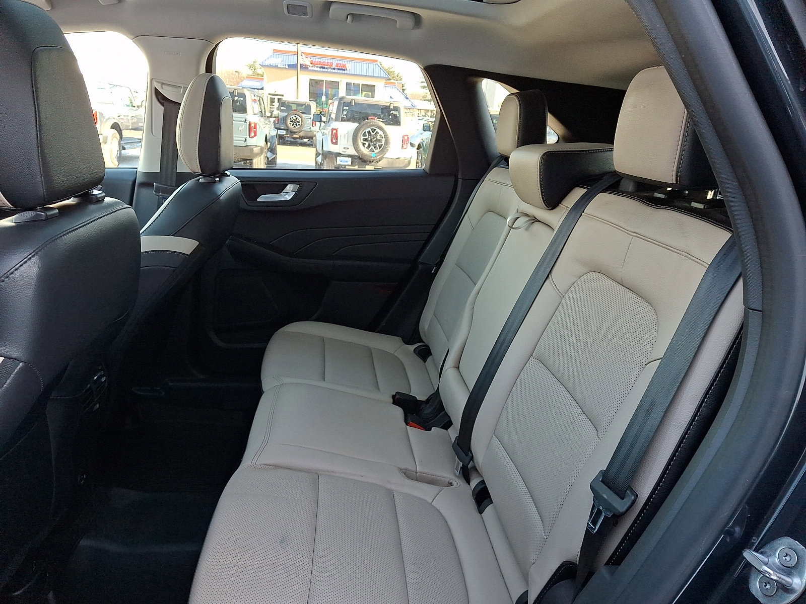 Certified 2022 Ford Escape Titanium w/ Class II Trailer Tow Package image 11