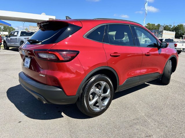 Certified 2025 Ford Escape ST-Line Select AWD/4WD image 6