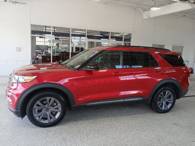Certified 2023 Ford Explorer XLT w/ Equipment Group 202A image 2