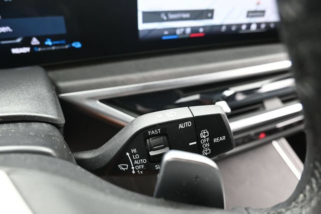 Used 2025 BMW X5 xDrive50e AWD/4WD image 18