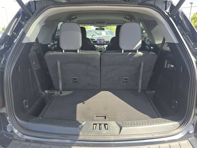 Certified 2022 Ford Explorer XLT w/ Equipment Group 202A AWD/4WD image 18