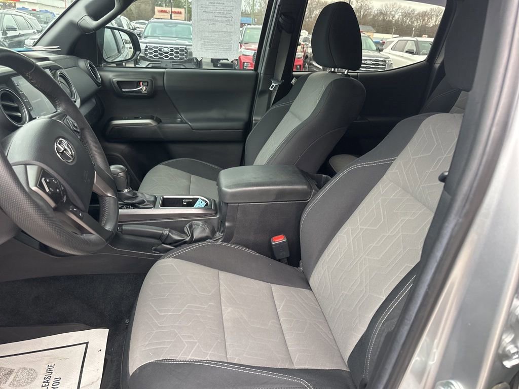 Used 2023 Toyota Tacoma TRD Sport w/ Technology Package image 11