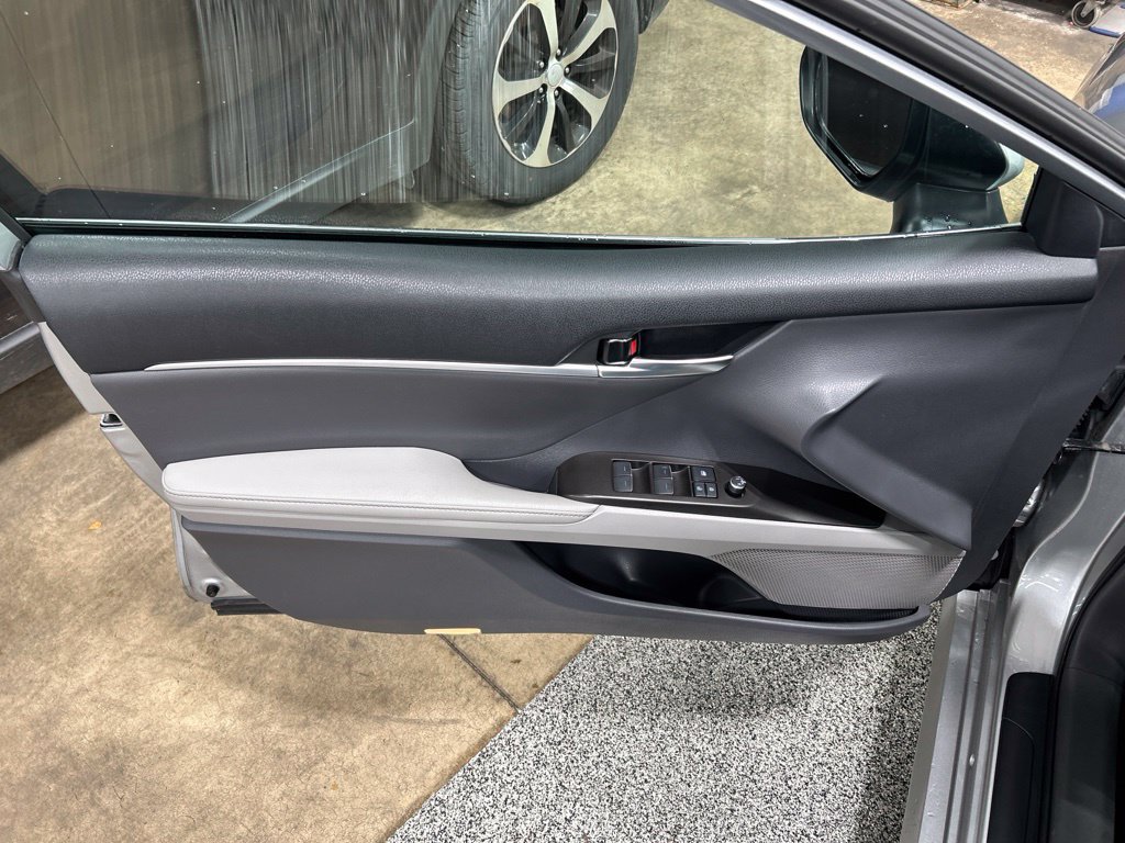 Used 2021 Toyota Camry XLE w/ Navigation Package FWD image 14
