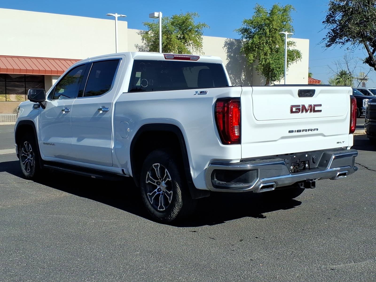 Used 2023 GMC Sierra 1500 SLT w/ X31 Off-Road Package AWD/4WD image 3
