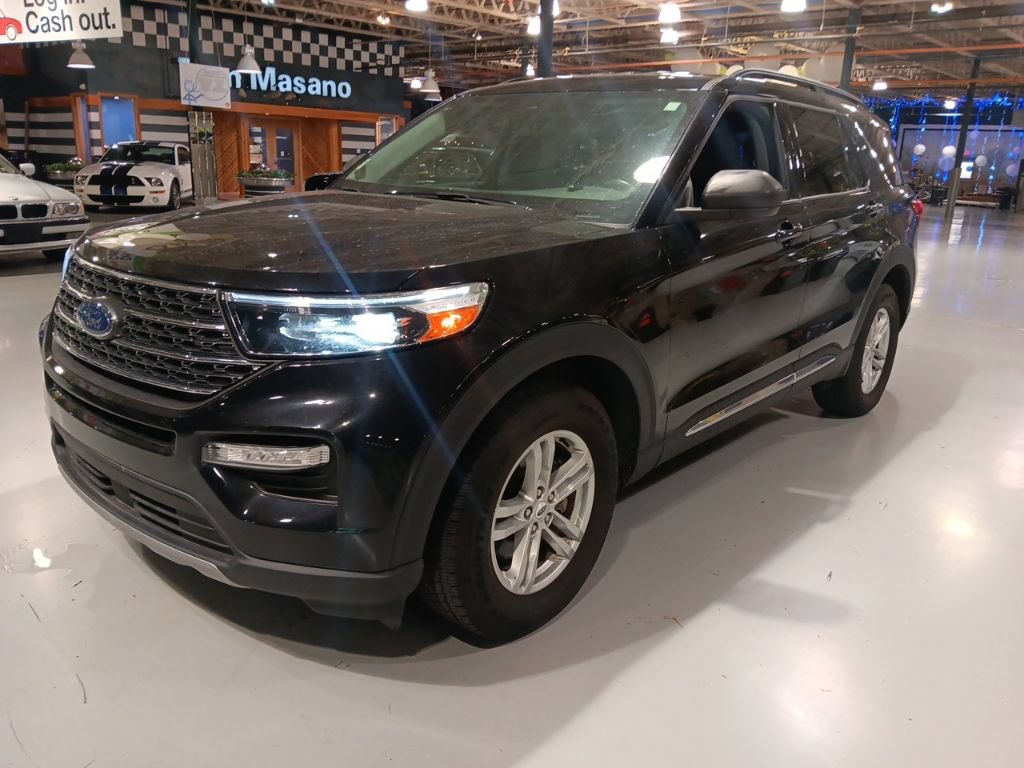 Certified 2023 Ford Explorer XLT w/ Equipment Group 202A AWD/4WD image 8