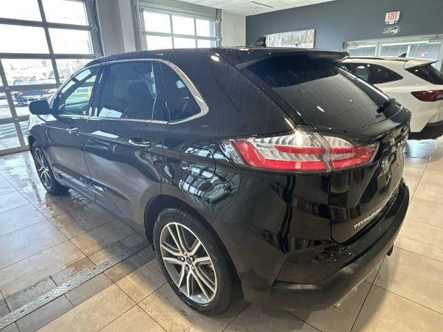 Certified 2022 Ford Edge Titanium w/ Class II Trailer Tow Package image 3