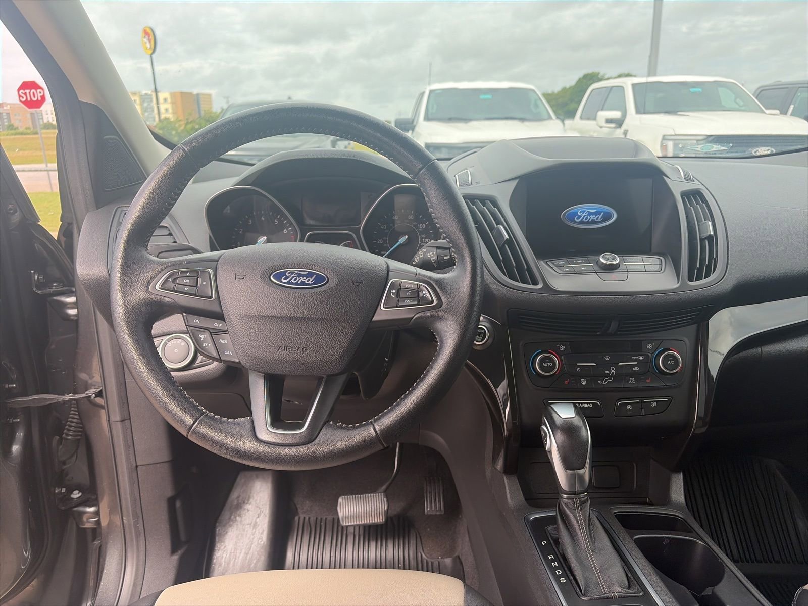 Certified 2019 Ford Escape SEL FWD image 18