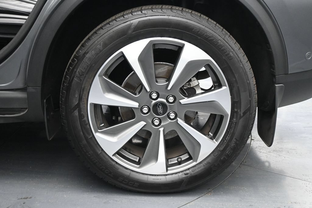 Certified 2023 Ford Escape Platinum w/ Premium Technology Package AWD/4WD image 22