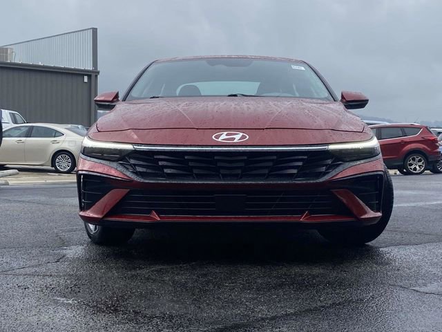 Used 2025 Hyundai Elantra SEL w/ Cargo Package image 8