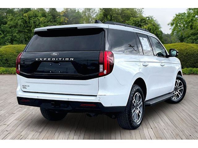 Certified 2025 Ford Expedition Active image 3