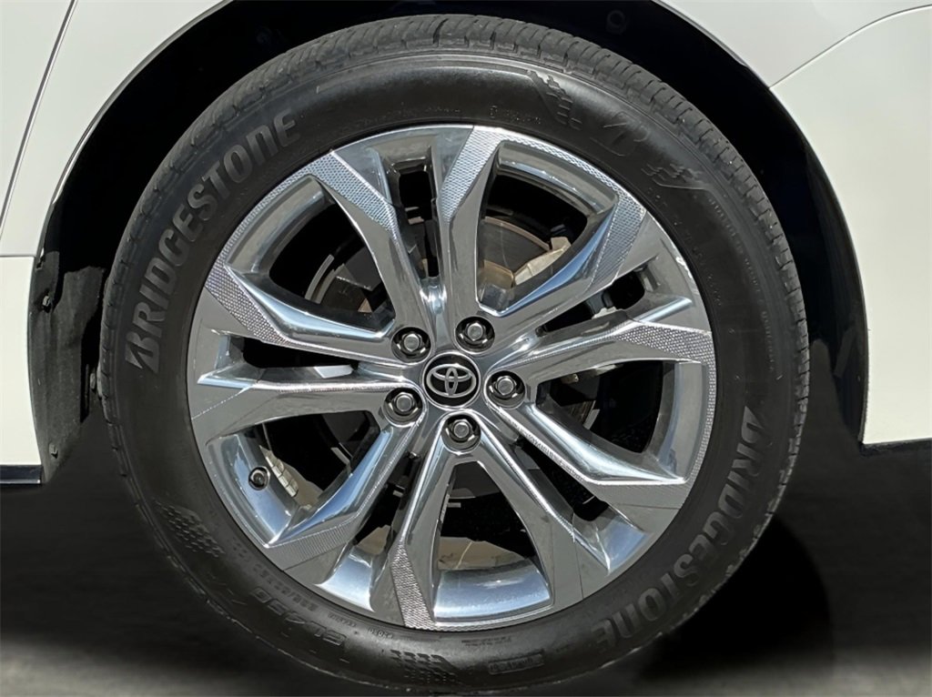 Used 2021 Toyota Sienna Platinum image 25