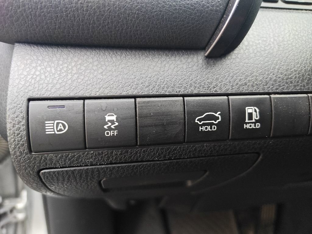 Used 2022 Toyota Camry XSE FWD image 14