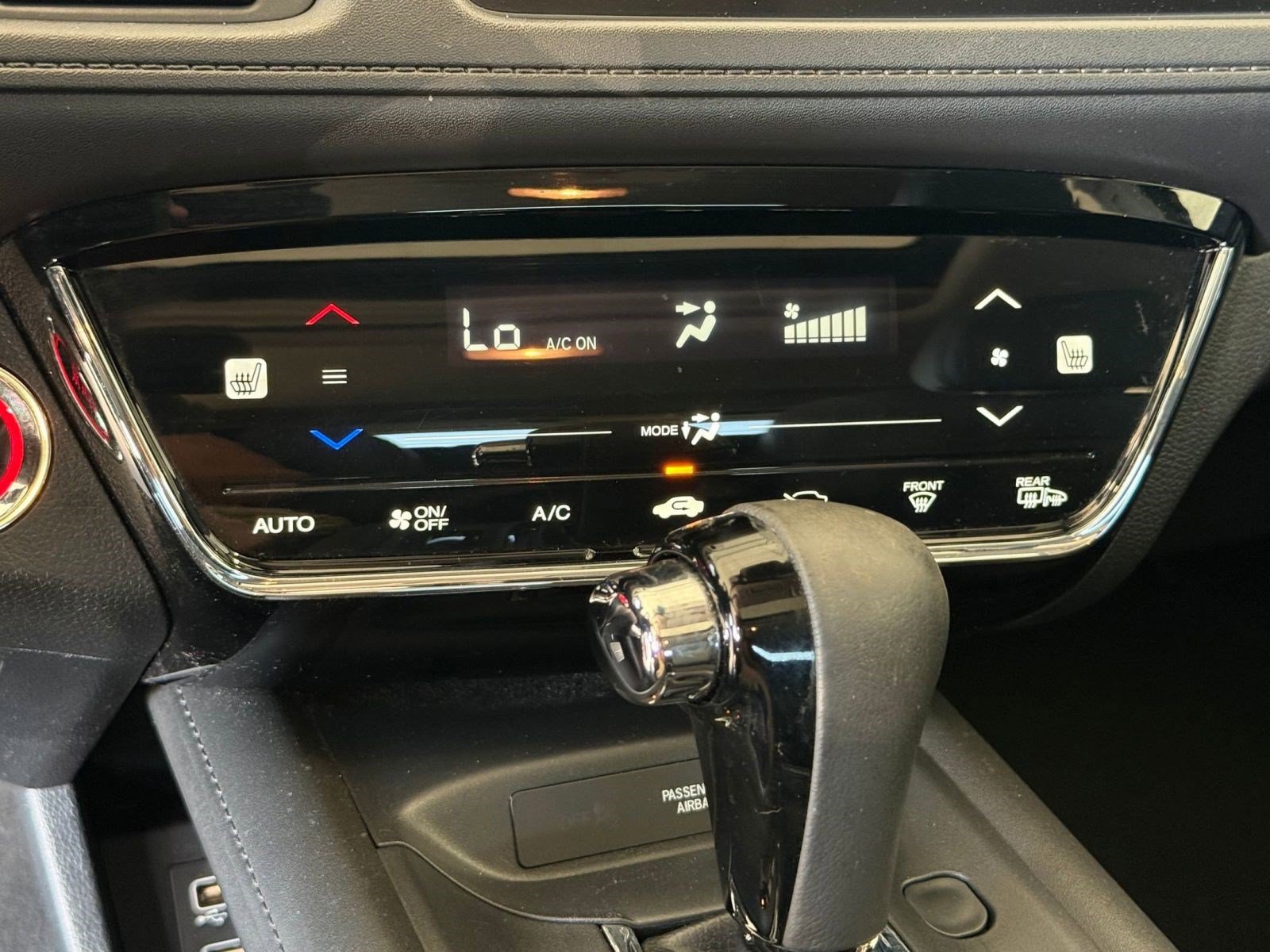 Used 2020 Honda HR-V Touring image 32