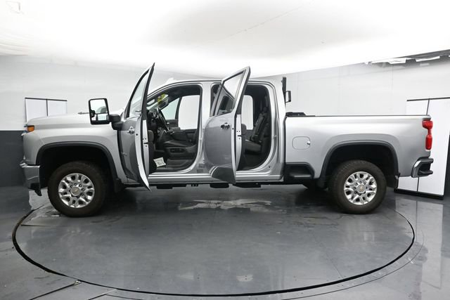 Used 2022 Chevrolet Silverado 2500 LTZ AWD/4WD image 33