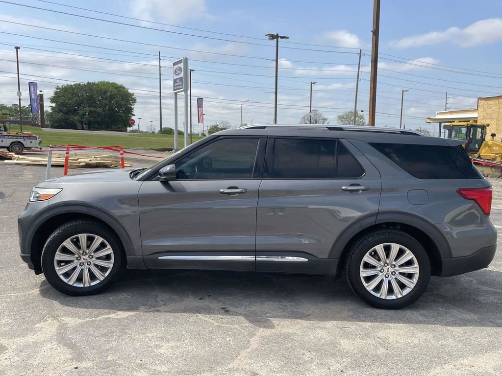 Certified 2021 Ford Explorer Limited w/ Equipment Group 301A image 2