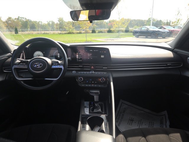Used 2023 Hyundai Elantra SEL w/ Convenience Package FWD image 13