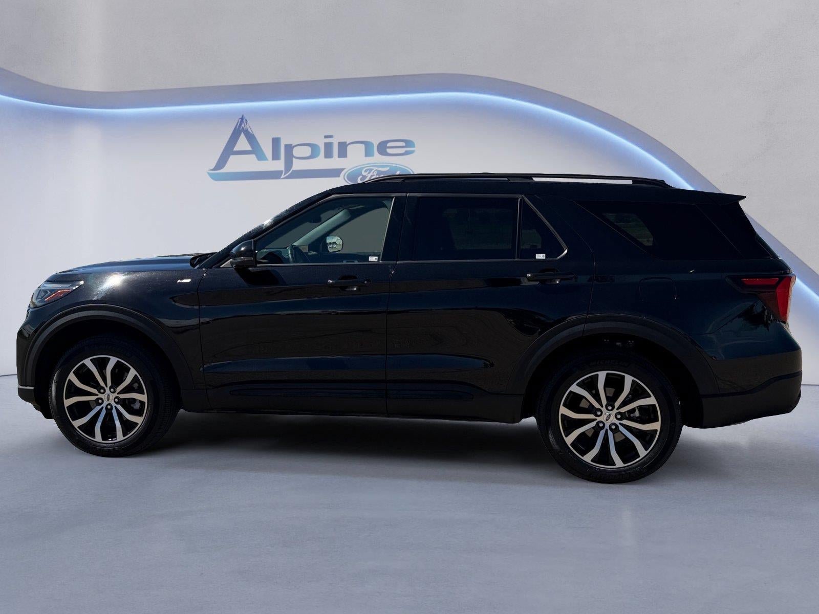 Certified 2025 Ford Explorer ST-Line AWD/4WD image 2