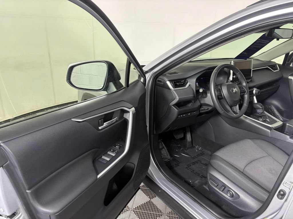 Used 2024 Toyota RAV4 XLE w/ Convenience Package AWD/4WD image 12