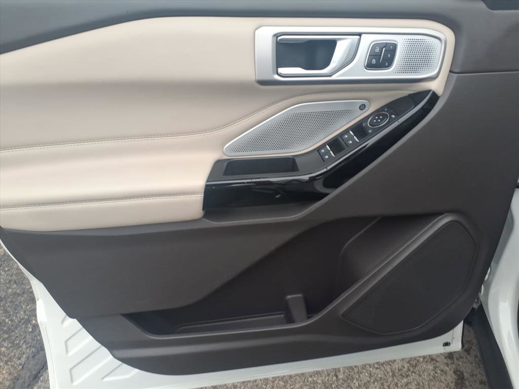 Certified 2023 Ford Explorer Platinum w/ Technology Package image 12