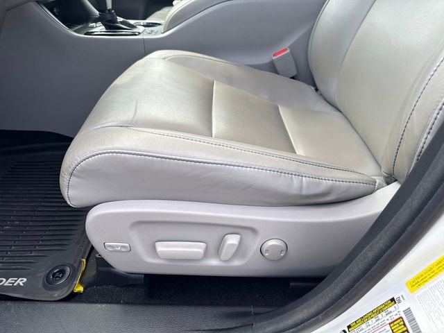 Used 2018 Toyota Highlander XLE FWD image 25