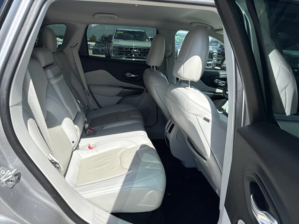 Used 2019 Jeep Cherokee Limited FWD image 25