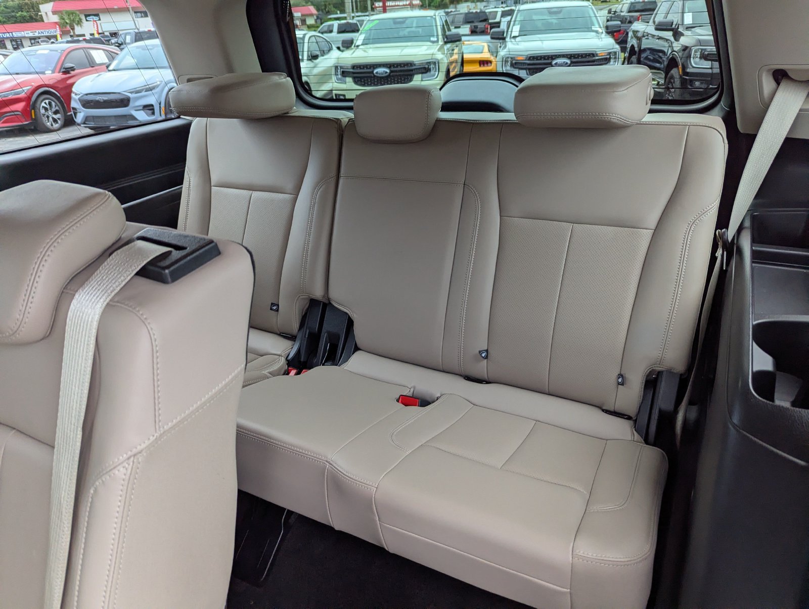 Certified 2023 Ford Expedition XLT RWD image 25