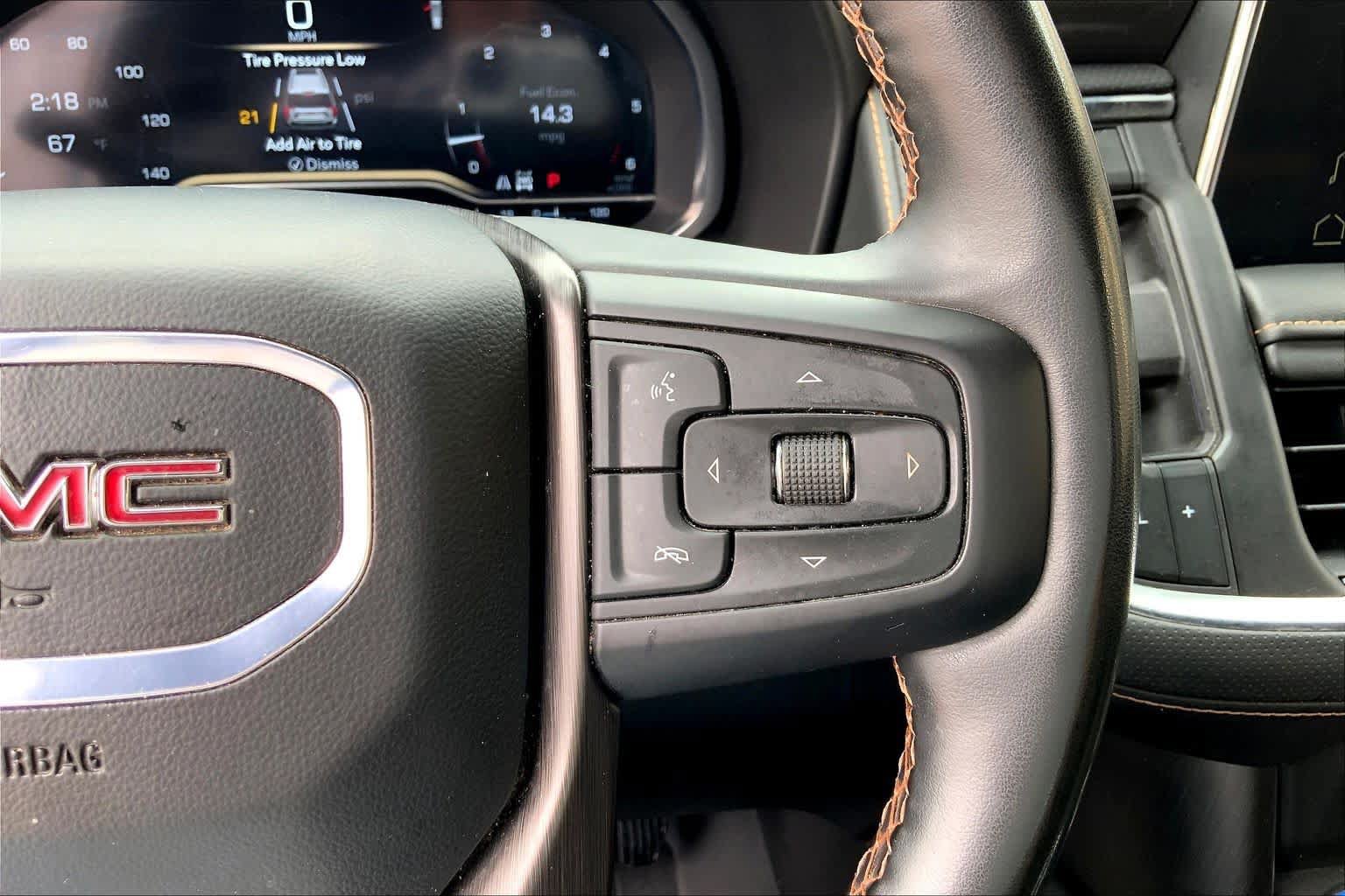 Used 2024 GMC Yukon XL AT4 w/ AT4 Premium Plus Package AWD/4WD image 25