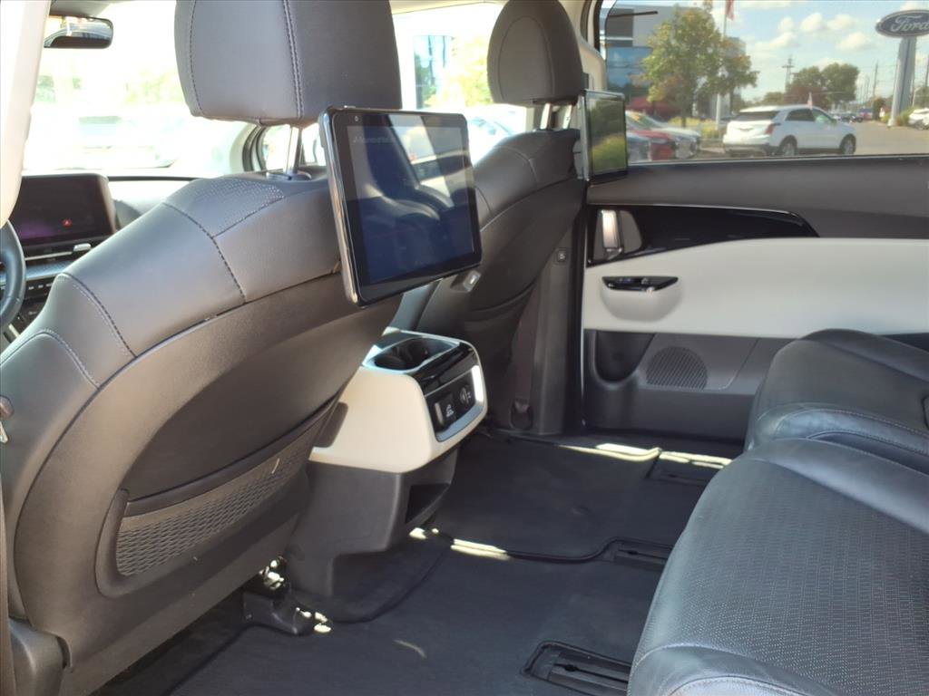 Used 2022 Kia Carnival SX Prestige image 23