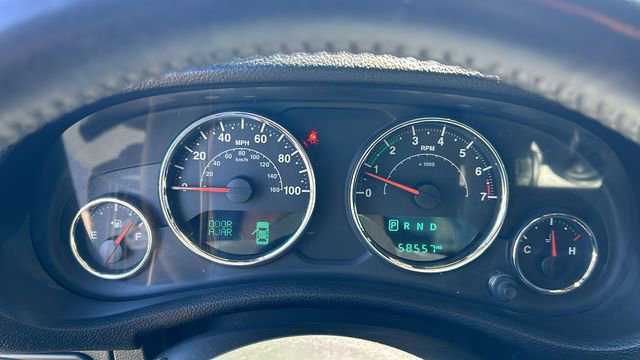 Used 2017 Jeep Wrangler Rubicon w/ Connectivity Group AWD/4WD image 18