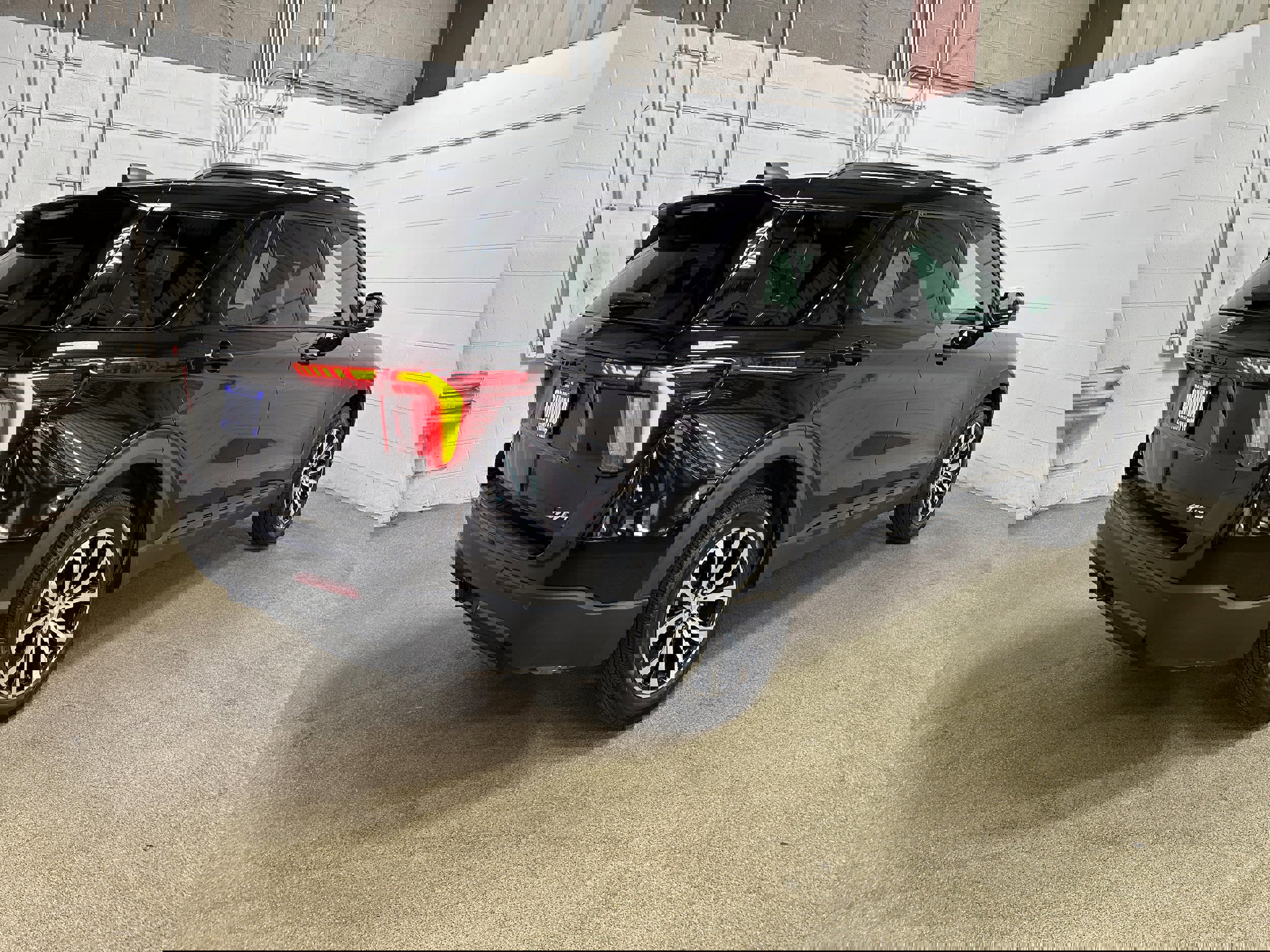 Certified 2025 Ford Explorer ST-Line image 3