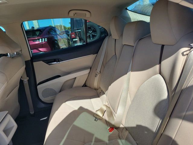 Used 2020 Toyota Camry LE FWD image 15