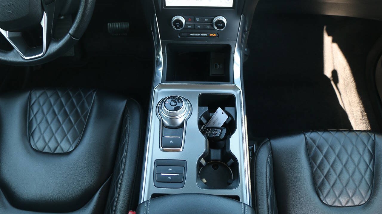 Certified 2024 Ford Edge Titanium AWD/4WD image 25
