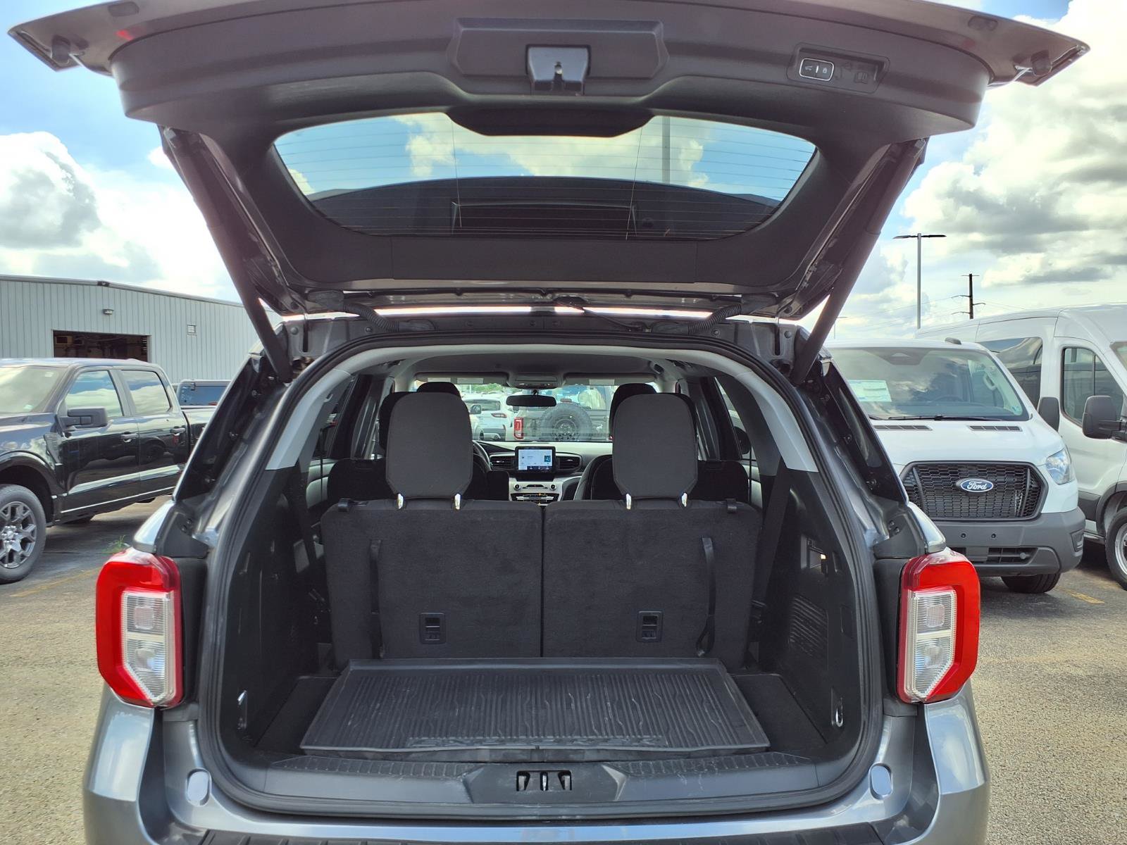 Certified 2023 Ford Explorer XLT AWD/4WD image 11