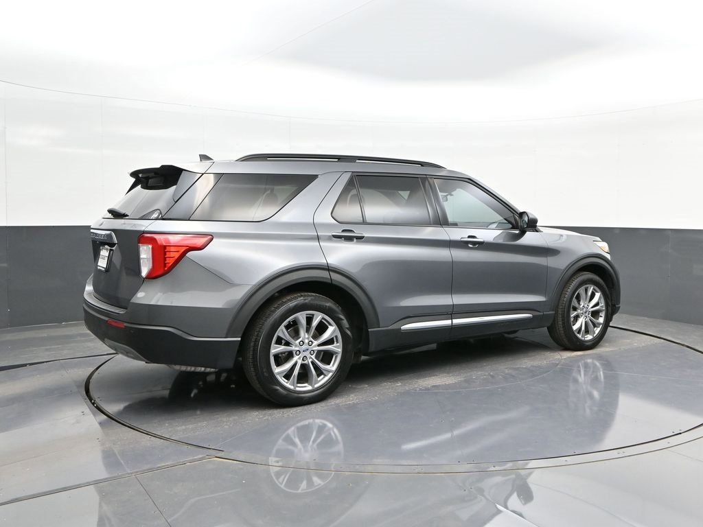 Certified 2021 Ford Explorer XLT w/ Equipment Group 202A image 15