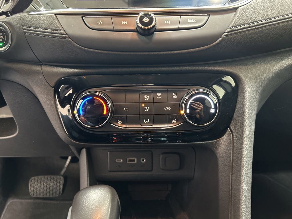 Used 2023 Buick Encore GX Preferred w/ Cold Weather Comfort Package FWD image 22