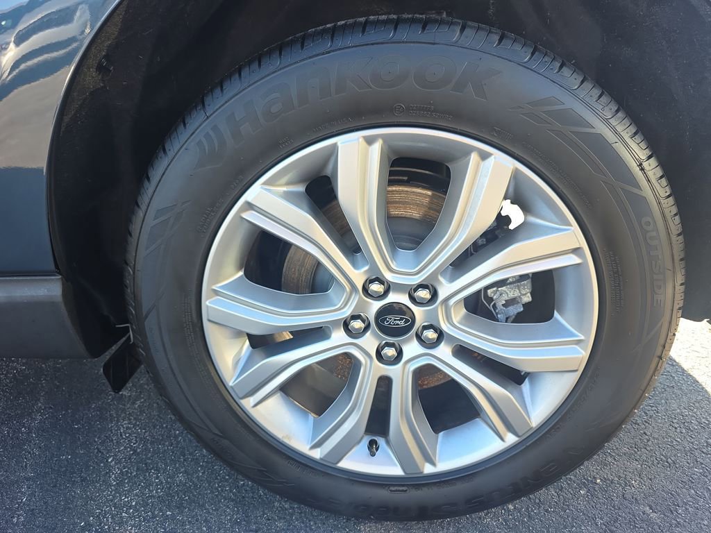 Certified 2024 Ford Edge Titanium image 39