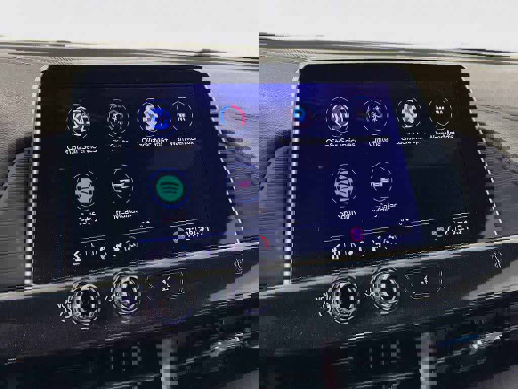 Used 2020 Cadillac CT4 Luxury w/ Cold Weather Package image 17