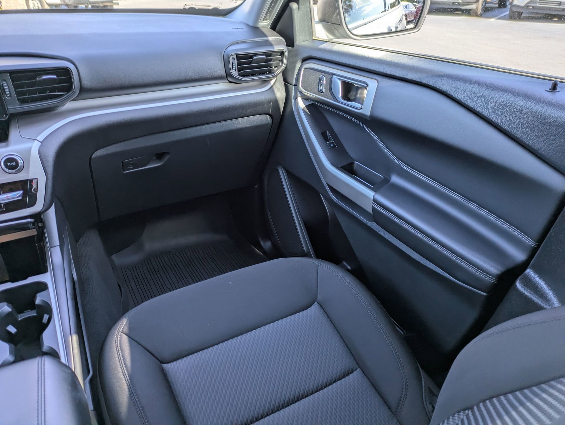 Certified 2023 Ford Explorer XLT AWD/4WD image 21