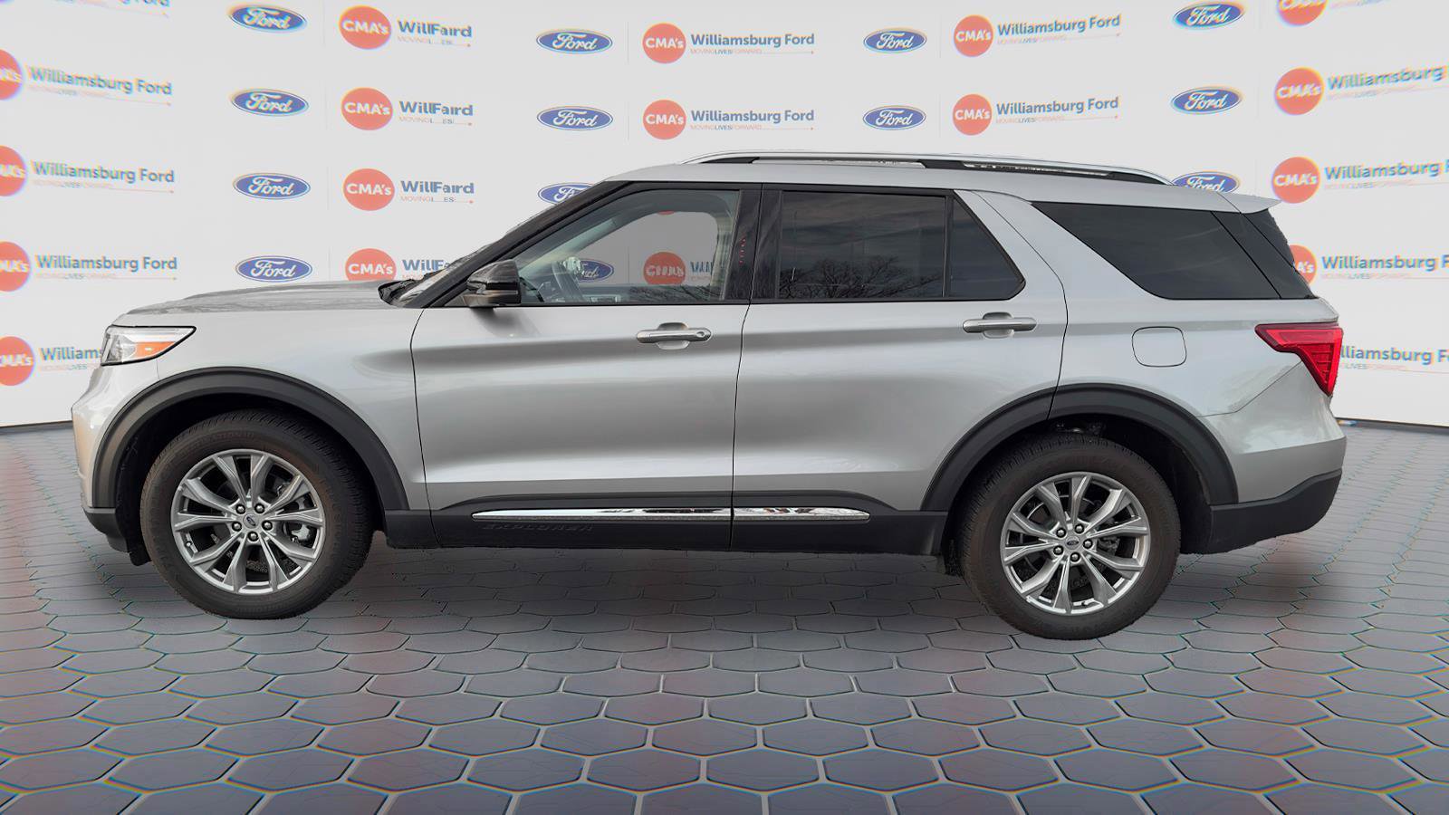 Certified 2023 Ford Explorer Limited w/ Equipment Group 301A image 2