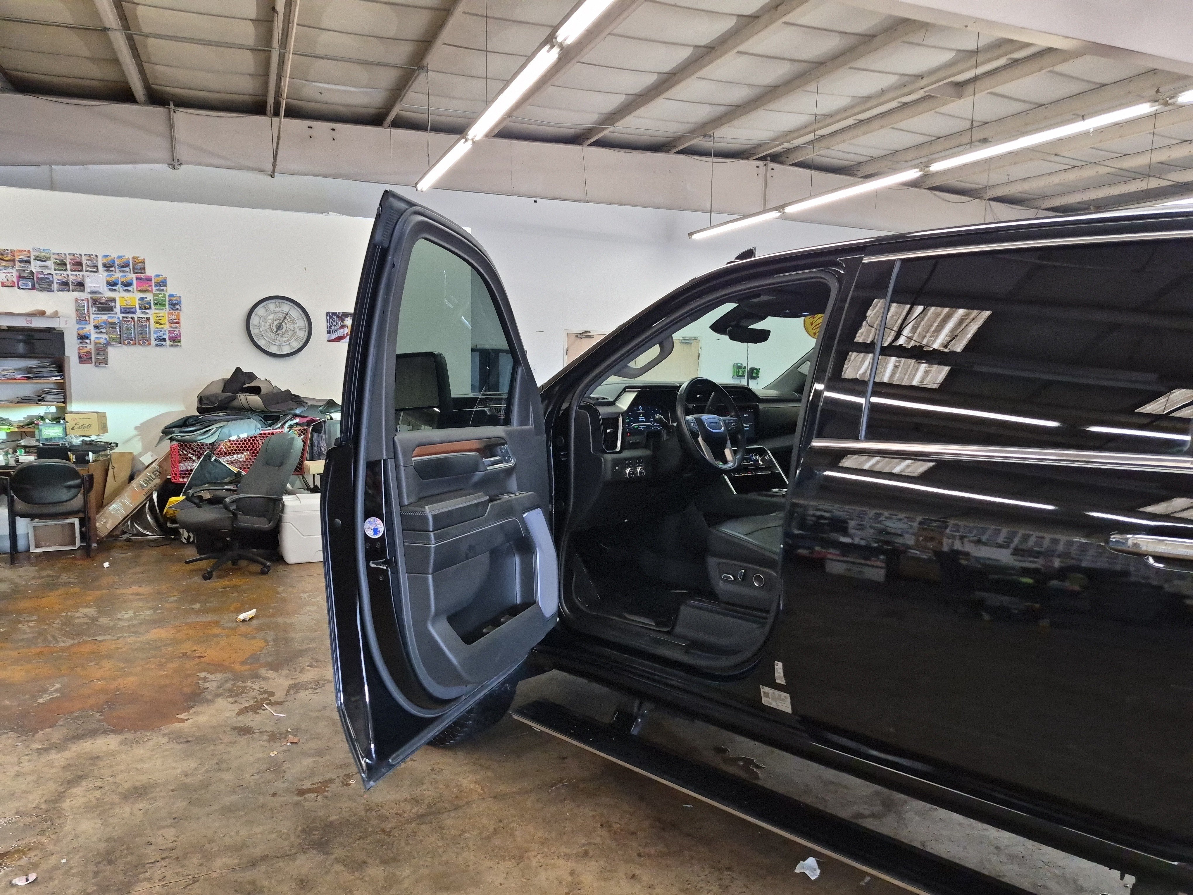 Used 2024 GMC Sierra 3500 Denali w/ Denali Reserve Package AWD/4WD image 11
