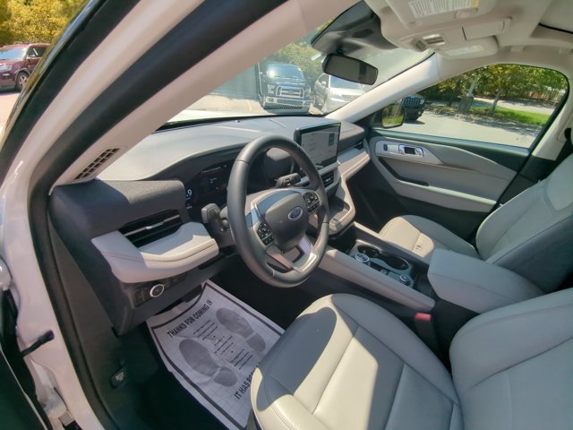 Certified 2025 Ford Explorer Active w/ Active Comfort Package AWD/4WD image 15