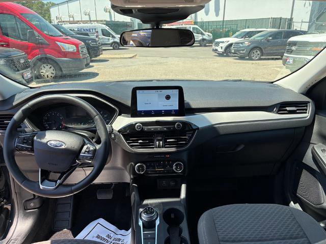 Certified 2022 Ford Escape SE w/ SE Sport Appearance Package FWD image 11
