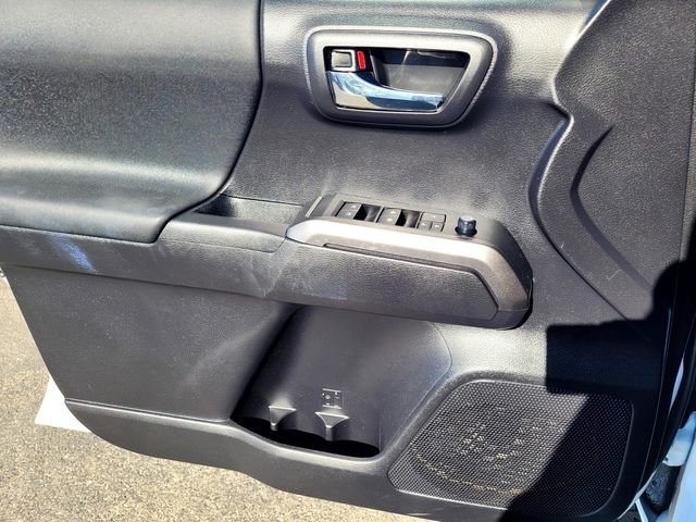 Used 2020 Toyota Tacoma TRD Off-Road w/ Technology Package image 13