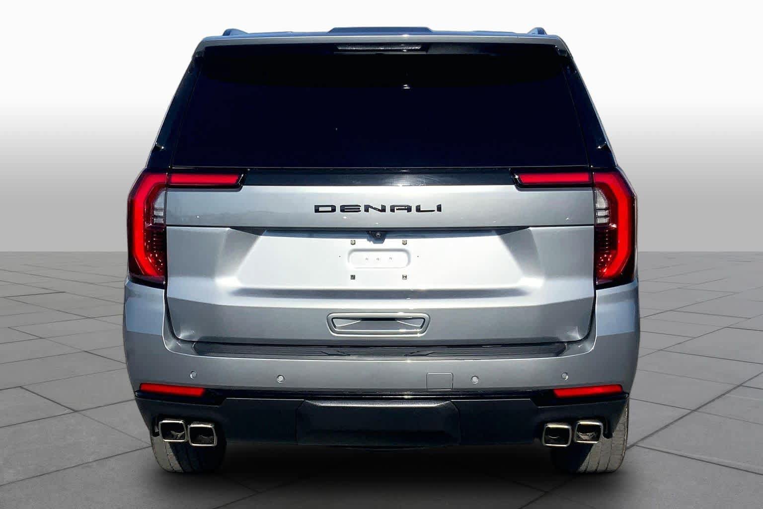 Used 2025 GMC Yukon Denali w/ Sun & Power Step Package AWD/4WD image 5