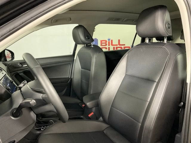 Used 2020 Volkswagen Tiguan SE w/ Panoramic Sunroof Package image 14