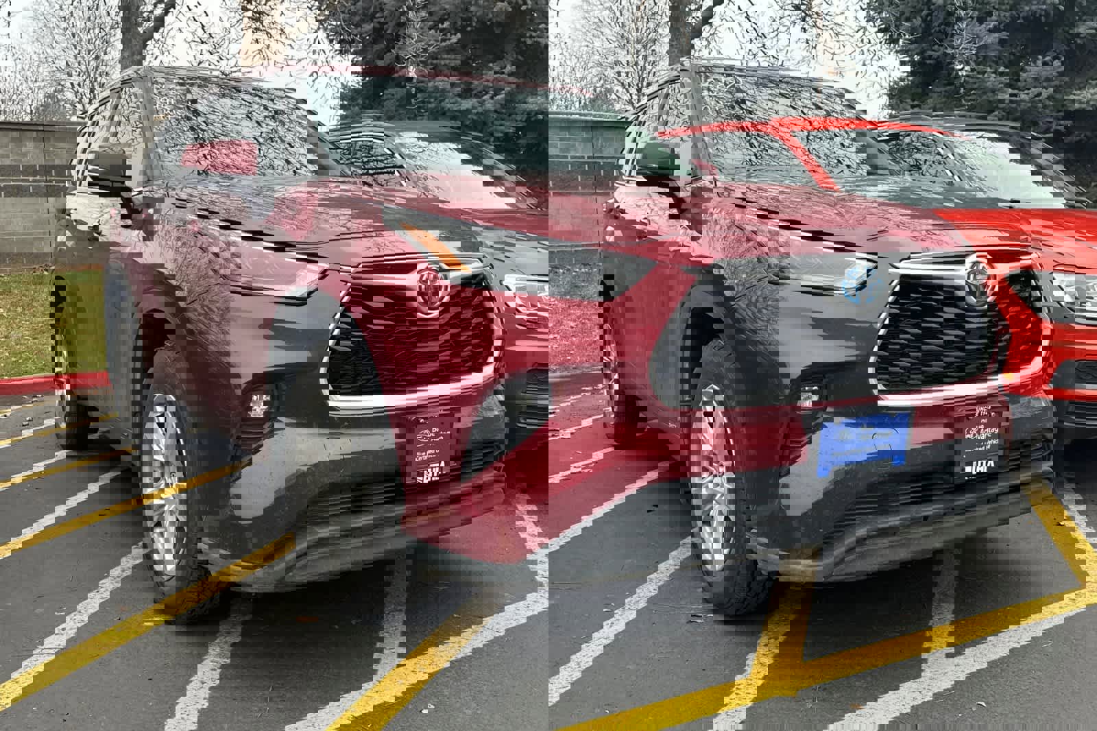 Used 2023 Toyota Highlander LE image 5